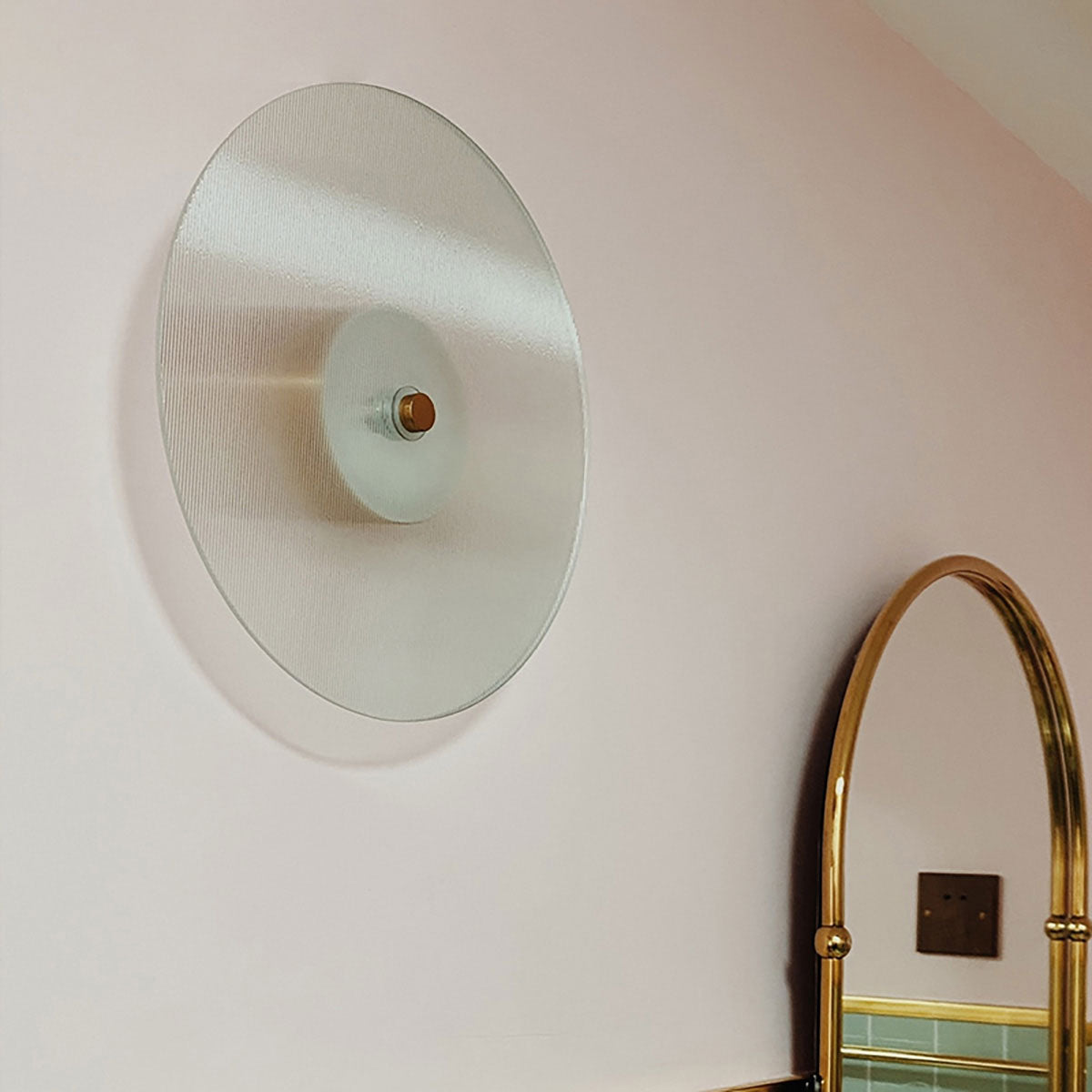 Nevels wandlamp