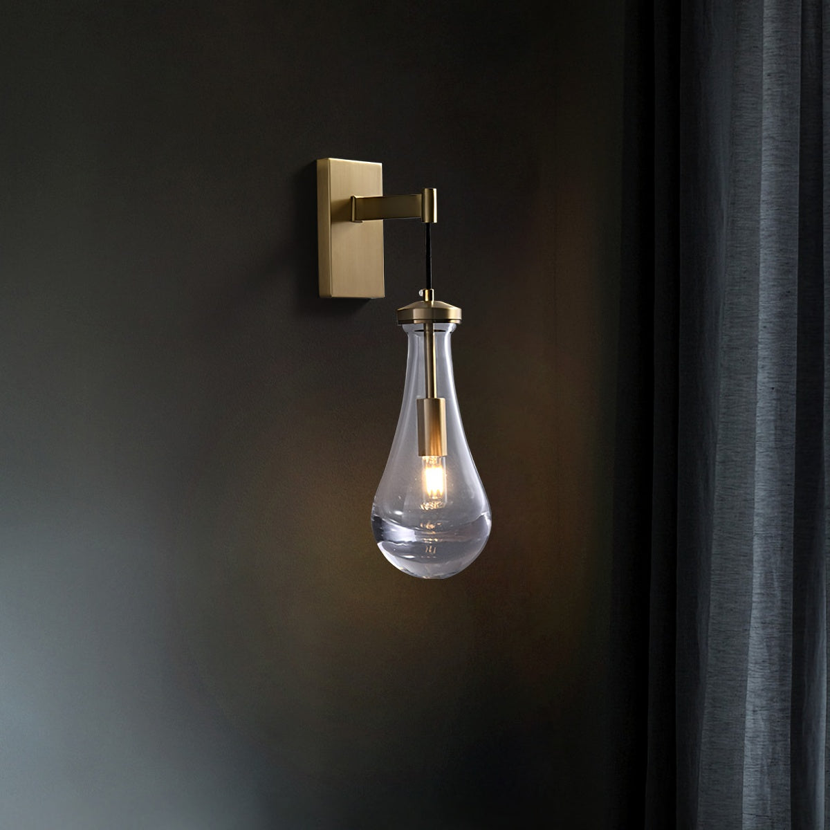 Droplet Crystal Wall Light