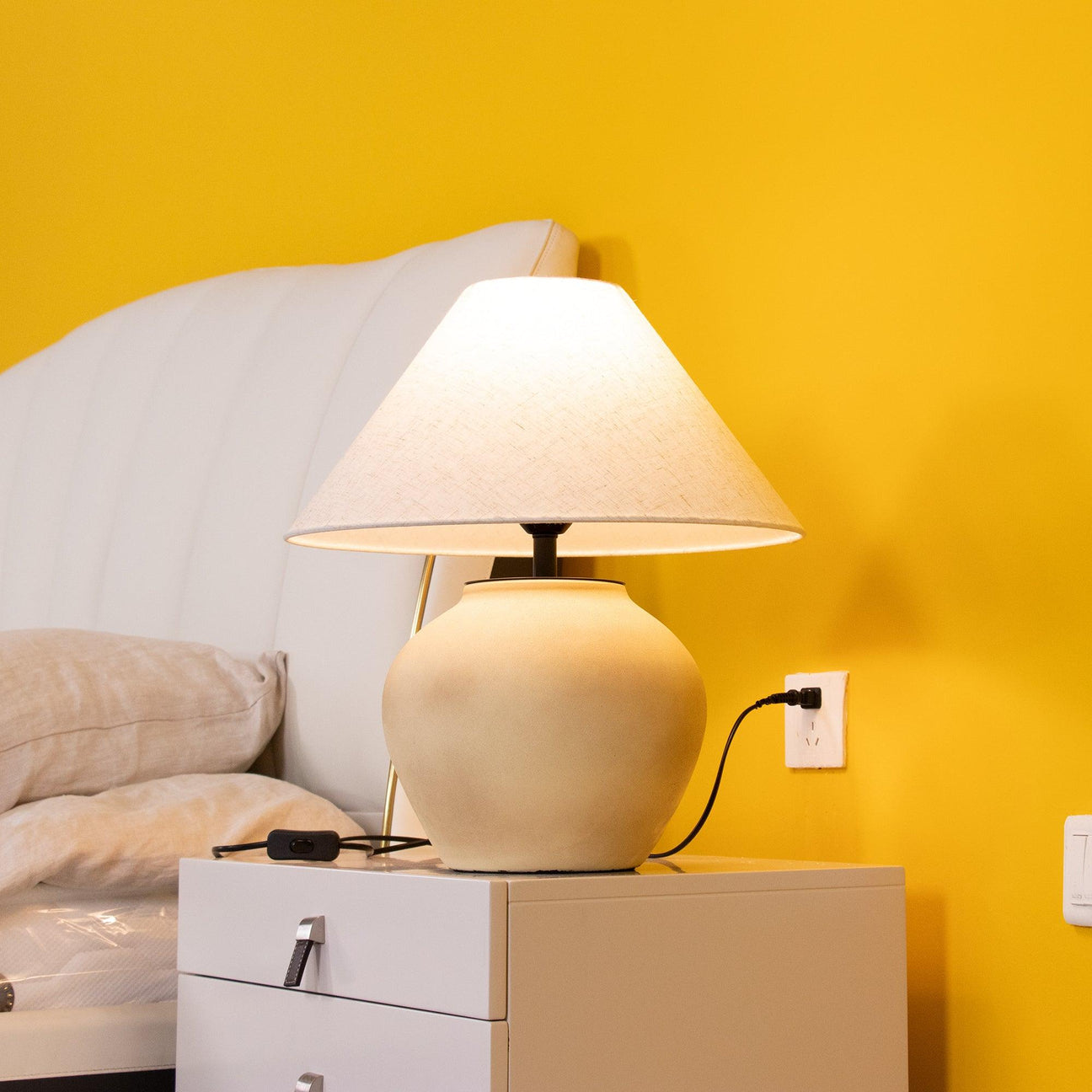 Black Mud Table Lamp