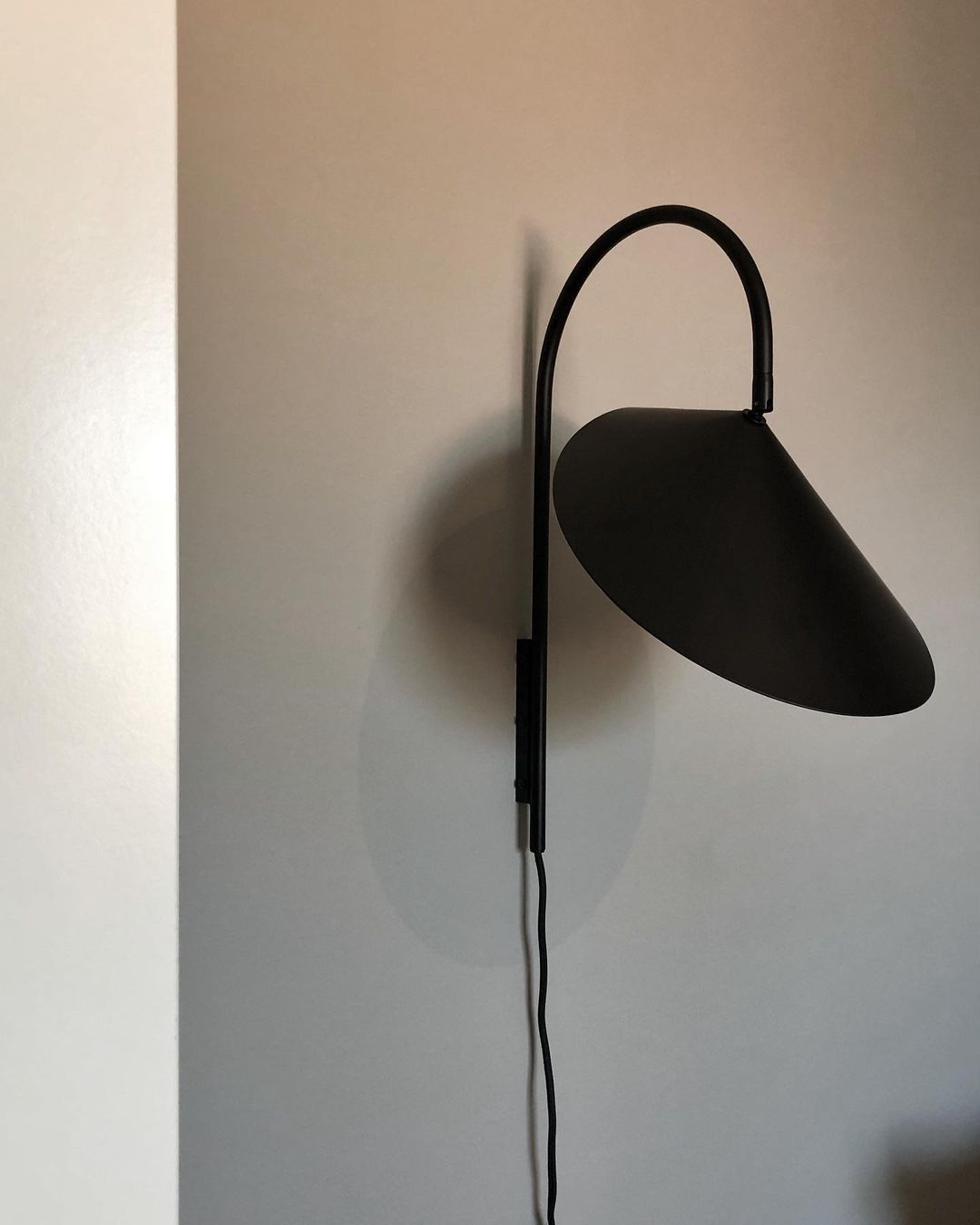 Aronskelk wandlamp