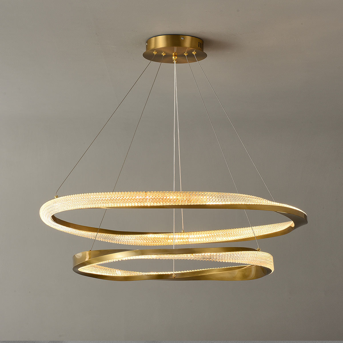 Gouden meerlaagse ringkroonluchter