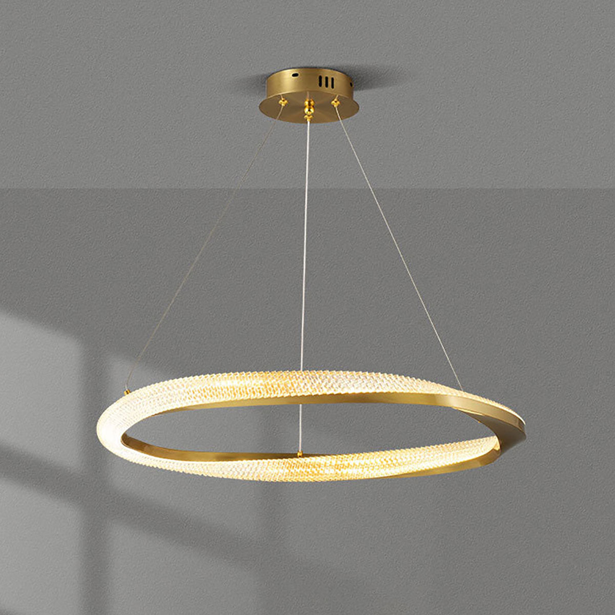 Gouden meerlaagse ringkroonluchter