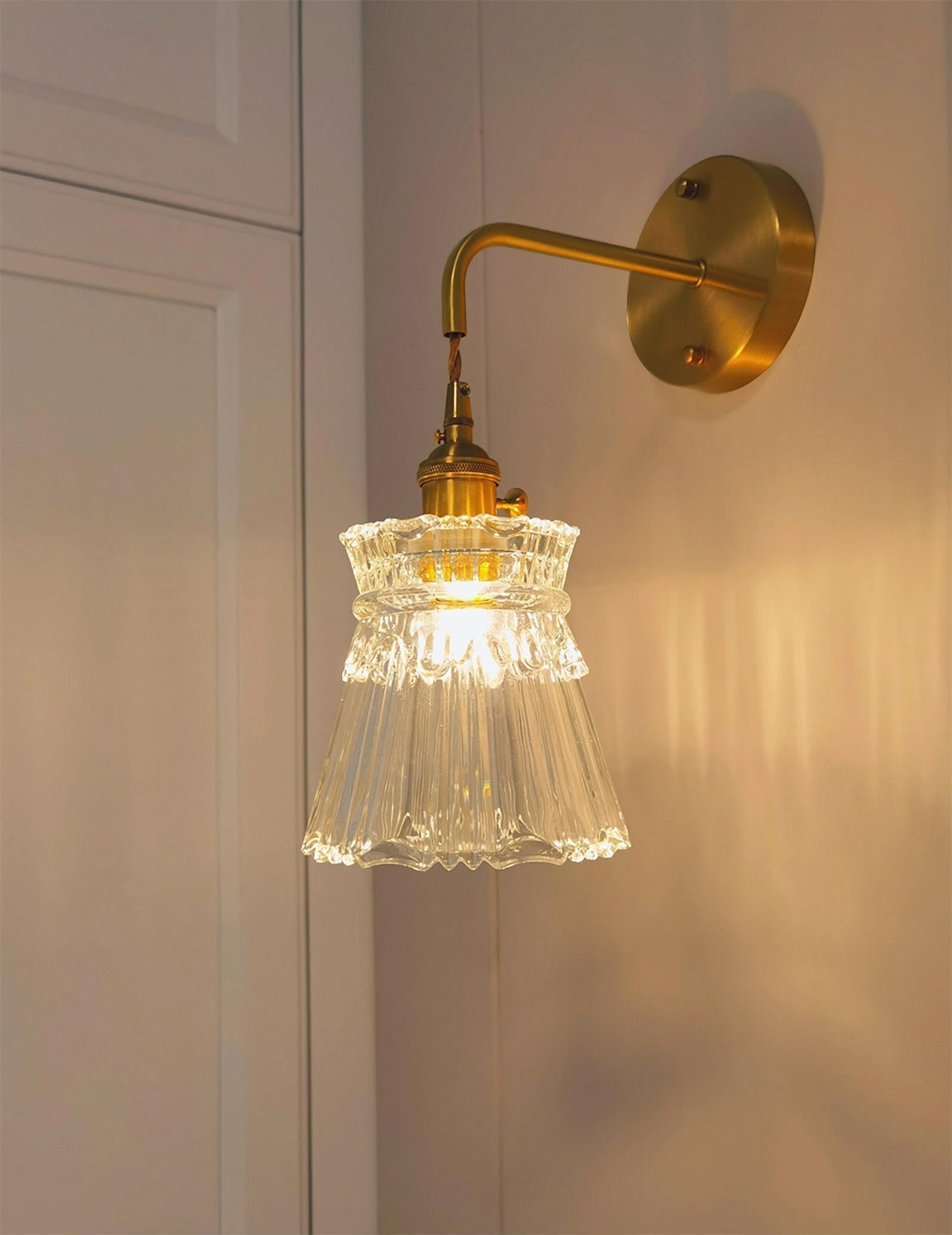 Noordse glazen wandlamp