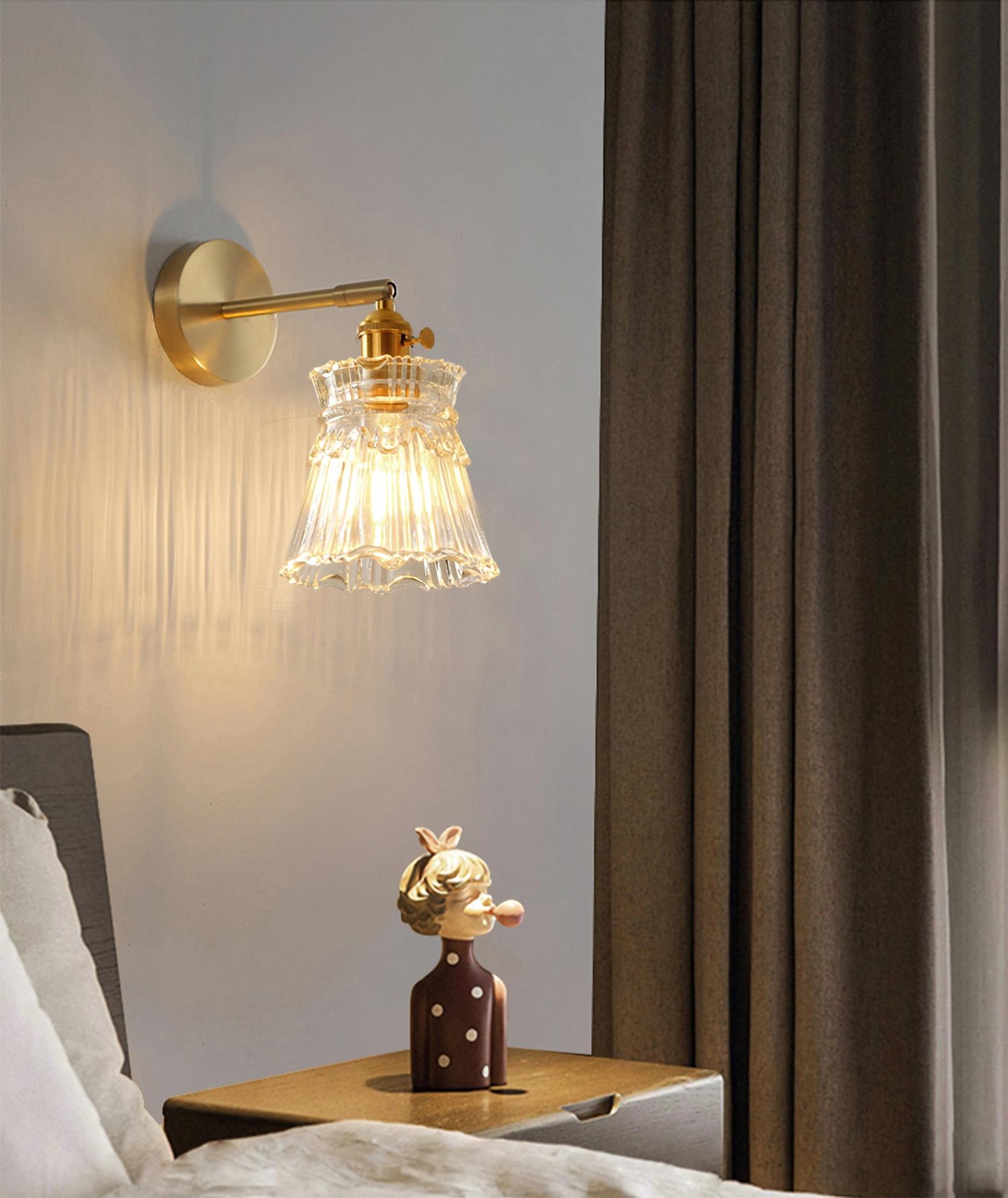 Noordse glazen wandlamp