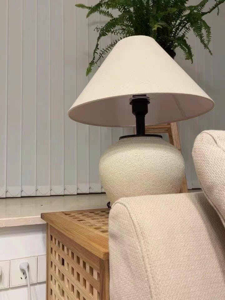 Black Mud Table Lamp