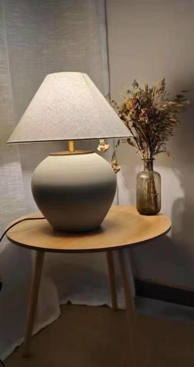 Black Mud Table Lamp