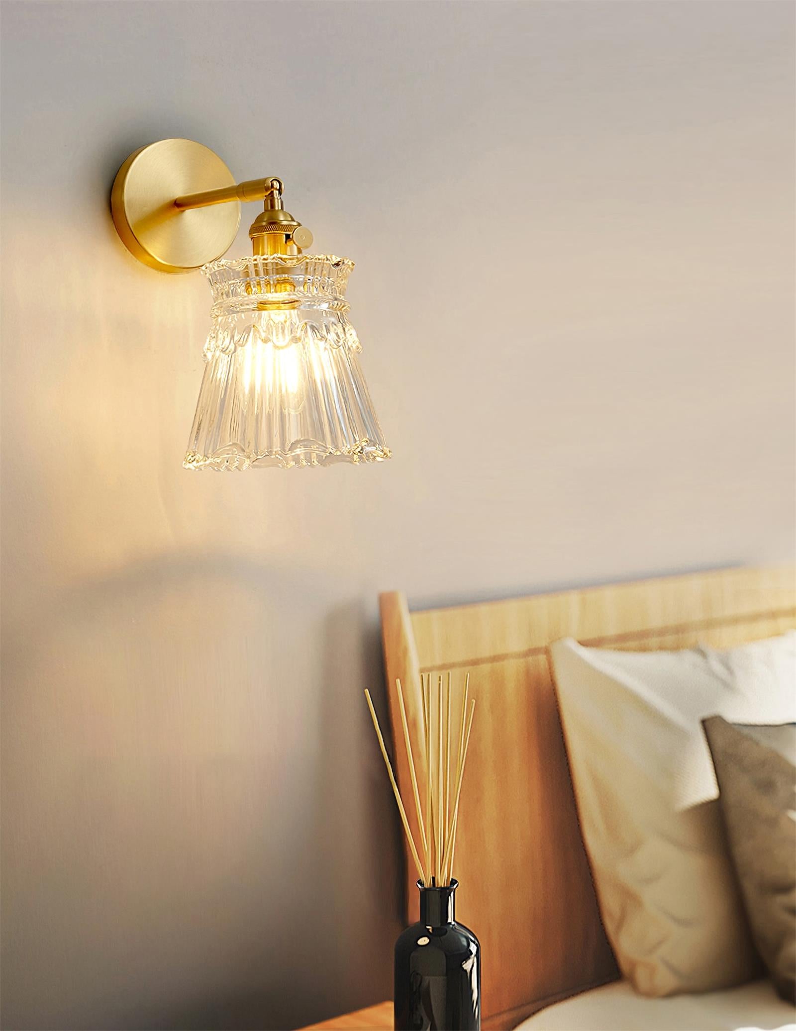 Noordse glazen wandlamp