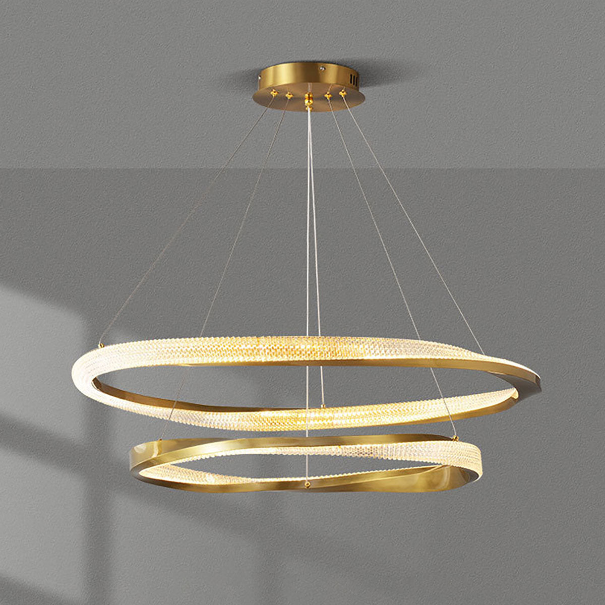 Gouden meerlaagse ringkroonluchter