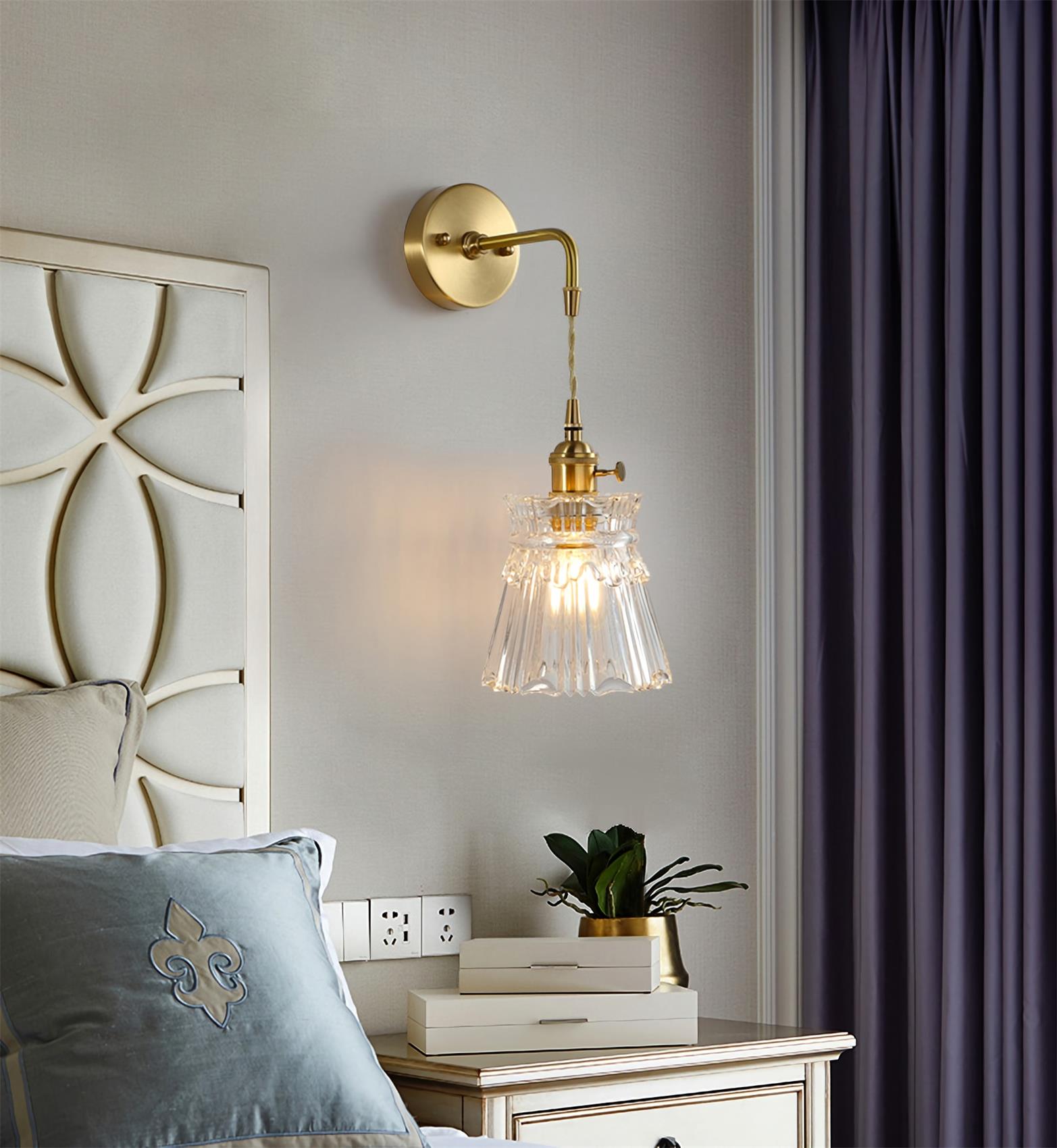Noordse glazen wandlamp
