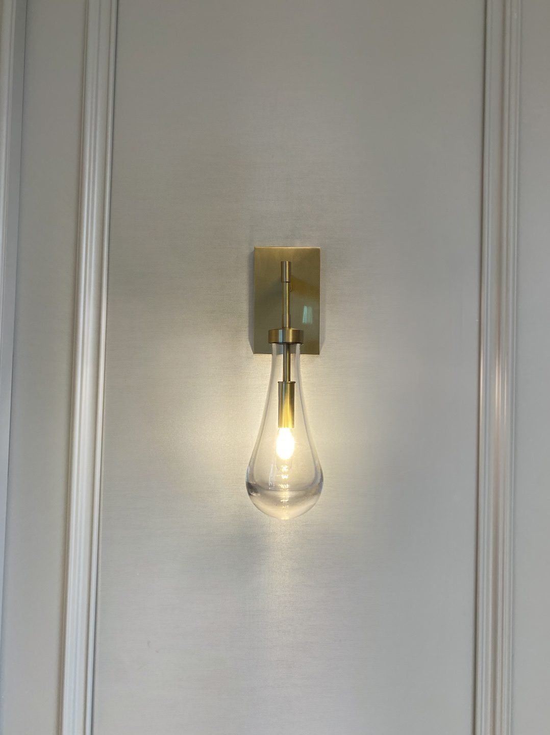Droplet Crystal Wall Light
